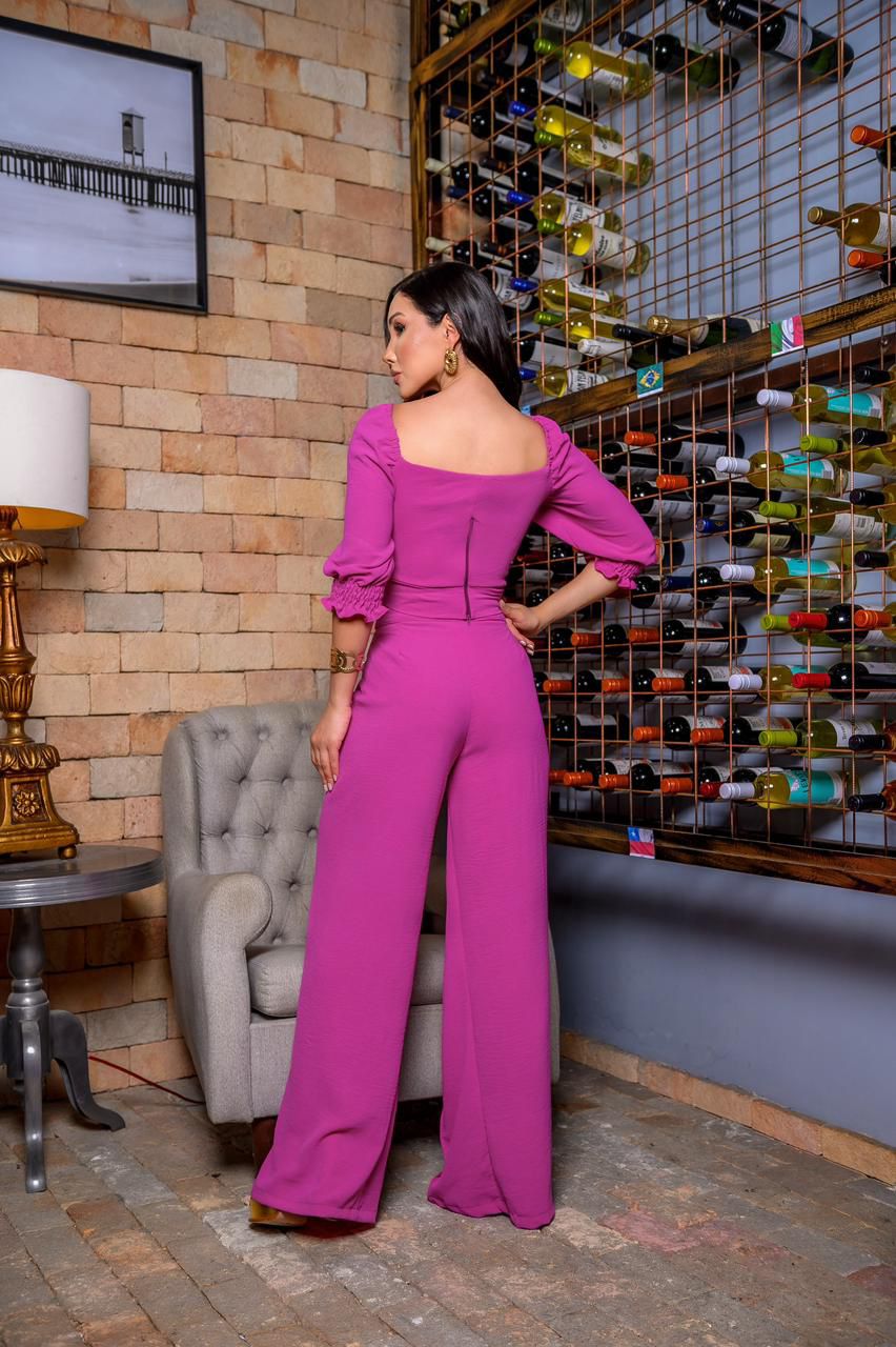 Cropped top and pants set