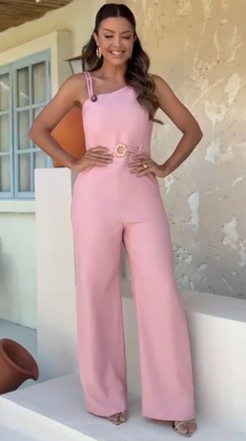 Elegant sleeveless long-leg jumpsuit